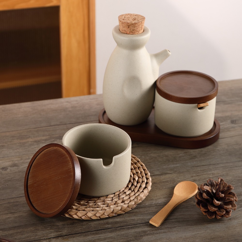 Kitchen Gadgets Japanese - อุปกรณ์ครัวสไตล์ญี่ปุ่น โถใส่เครื่องปรุงเซรามิกพร้อมฝา ช้อน ถาด โถใส่เครื่องเทศทรงกระบอก กระปุกใส่เครื่องเทศสไตล์วินเทจ