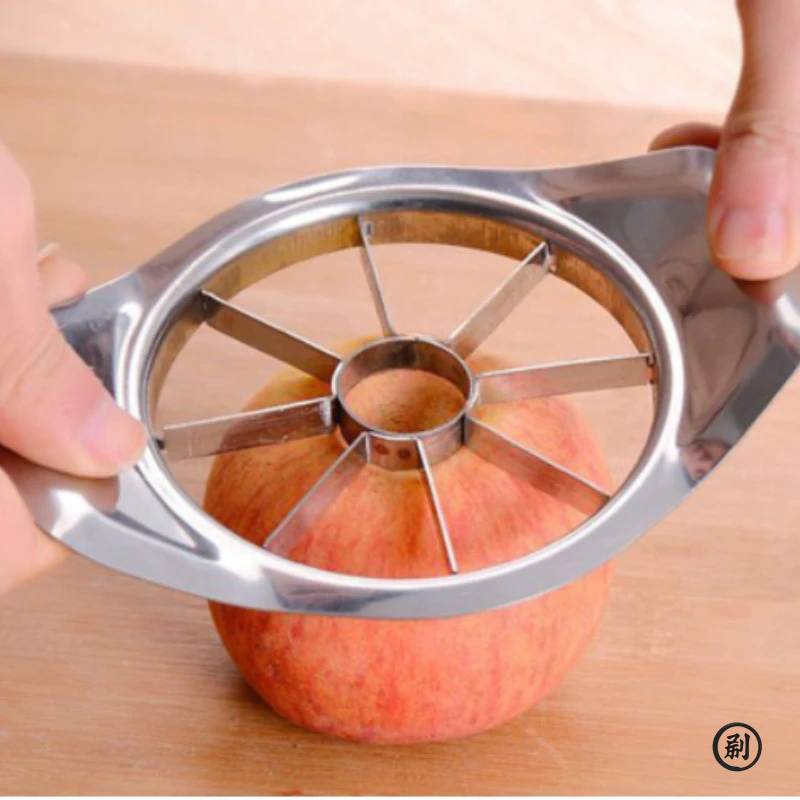 Apple Corer Slicer - อุปกรณ์ครัว สแตนเลส ด้ามจับที่จับสบาย เครื่องแบ่งแอปเปิล เครื่องตัด ที่คว้านแกน